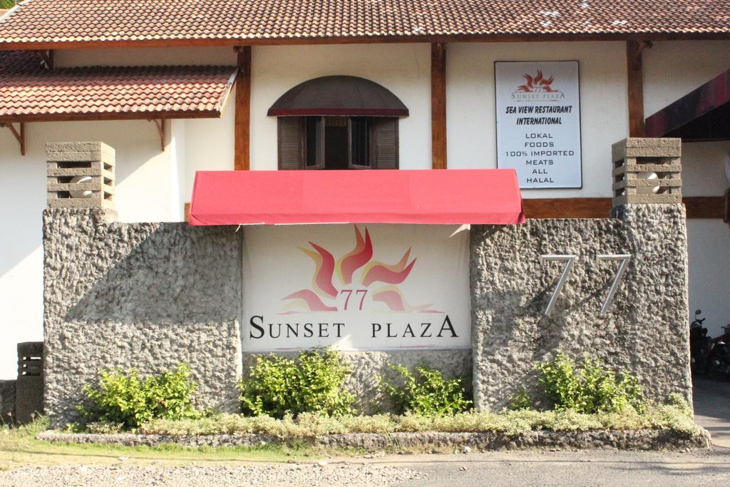 Hotel 77 Sunset Plaza Cisolok Exterior foto